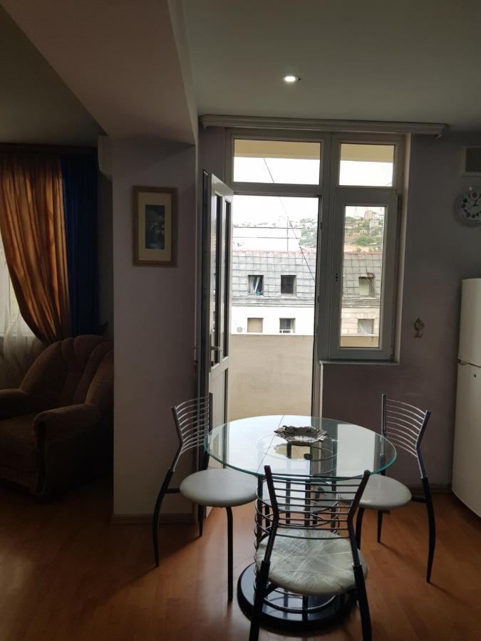 Apartment-14 In The Center Of เยเรวาน ภายนอก รูปภาพ